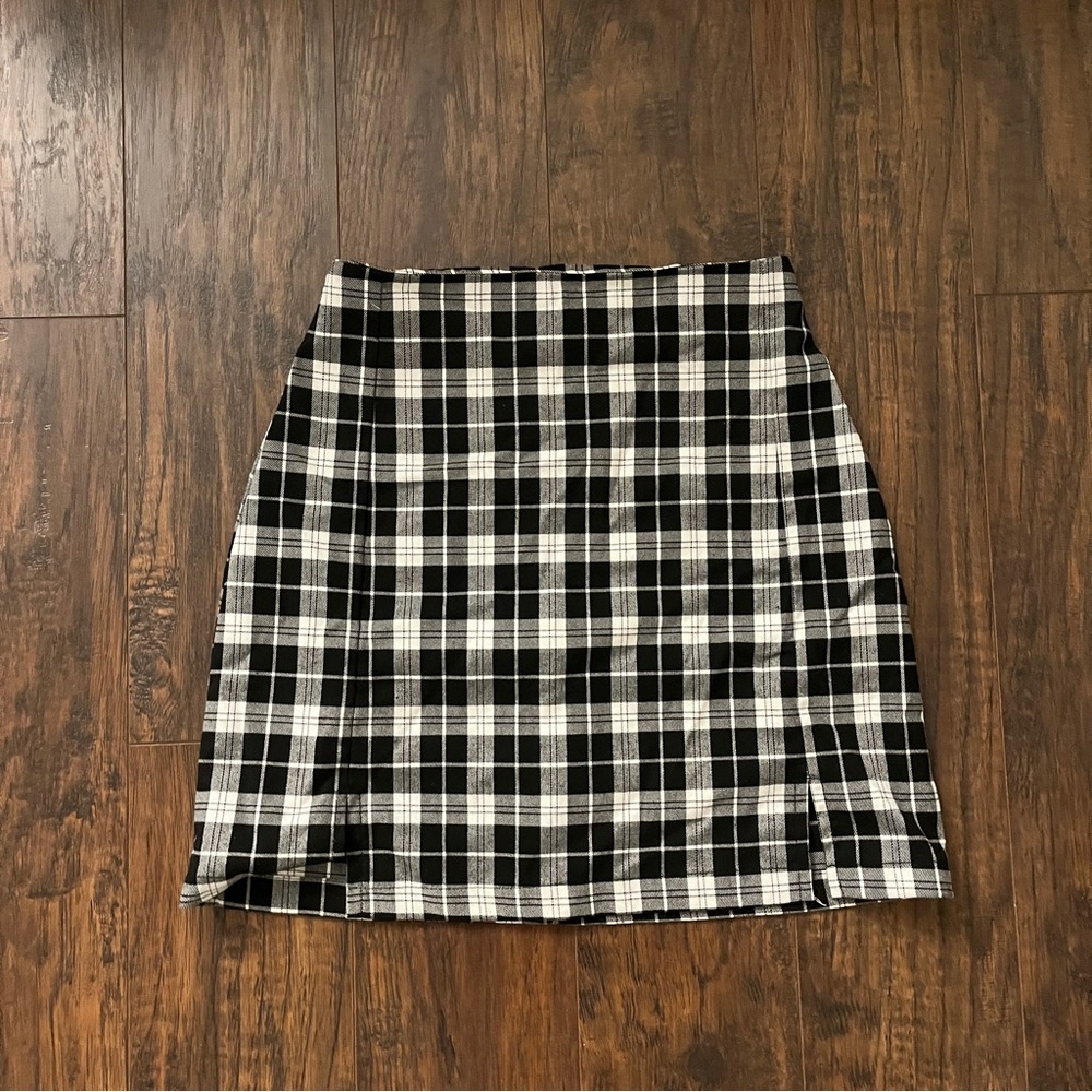 brandy melville plaid skirt